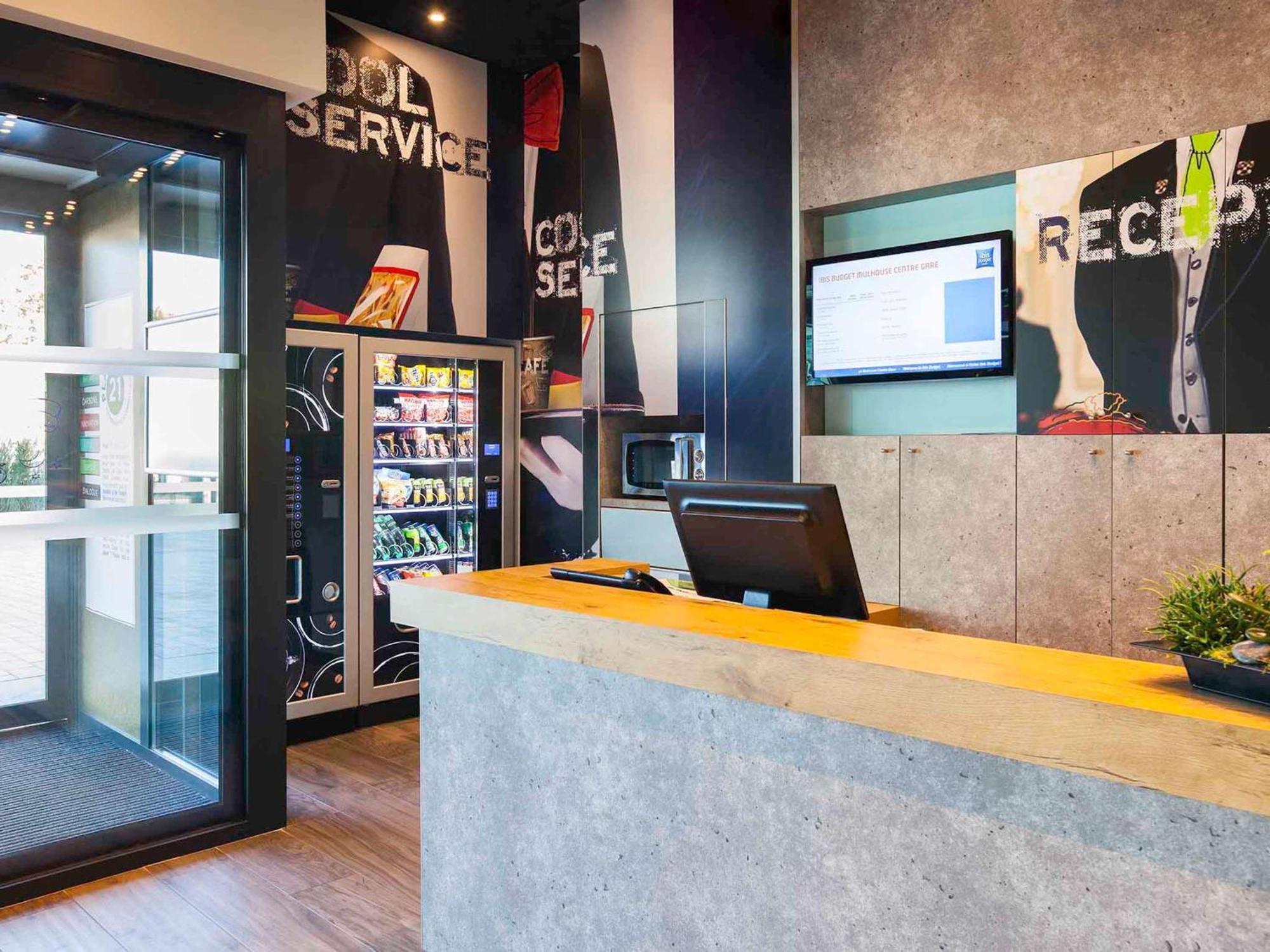 Ibis Budget Mulhouse Centre Gare エクステリア 写真